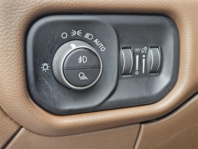 2020 RAM 2500 Laramie Crew Cab 4X4 6'4' Box