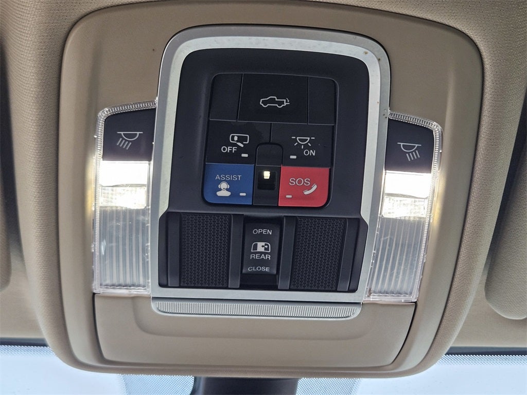 2020 RAM 2500 Laramie Crew Cab 4X4 6'4' Box