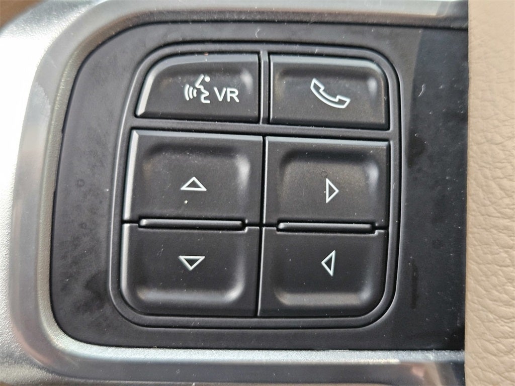 2020 RAM 2500 Laramie Crew Cab 4X4 6'4' Box