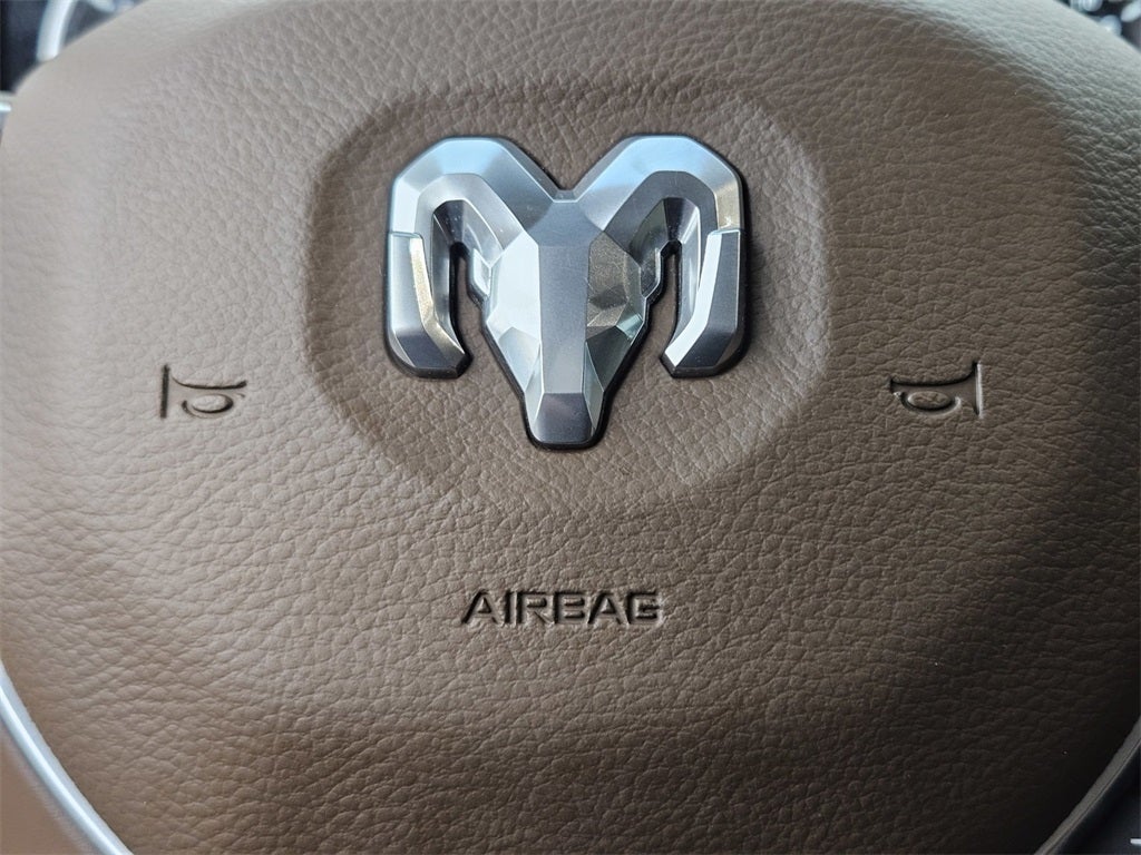 2020 RAM 2500 Laramie Crew Cab 4X4 6'4' Box