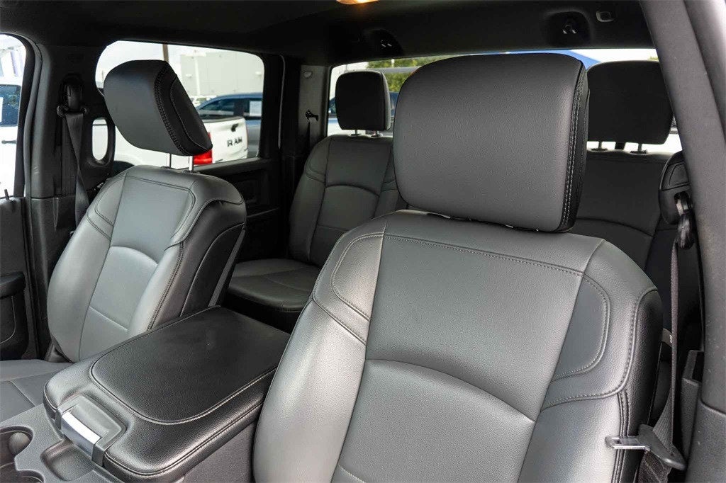 2022 RAM 3500 Tradesman Crew Cab 4x2 8' Box