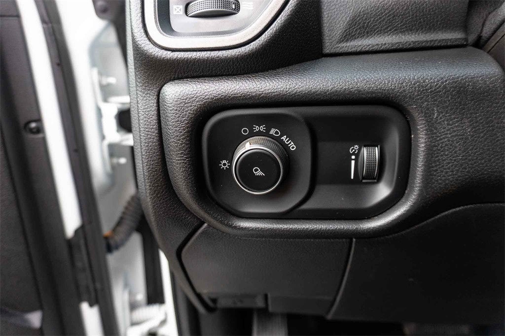 2022 RAM 3500 Tradesman Crew Cab 4x2 8' Box