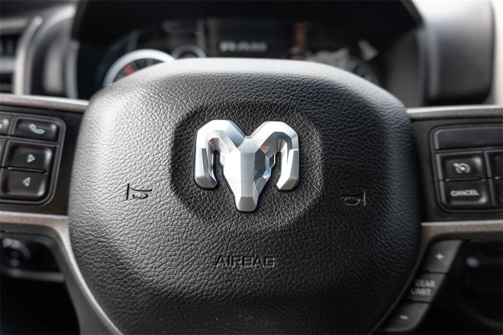 2022 RAM 3500 Tradesman Crew Cab 4x2 8' Box