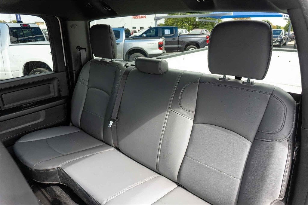 2022 RAM 3500 Tradesman Crew Cab 4x2 8' Box