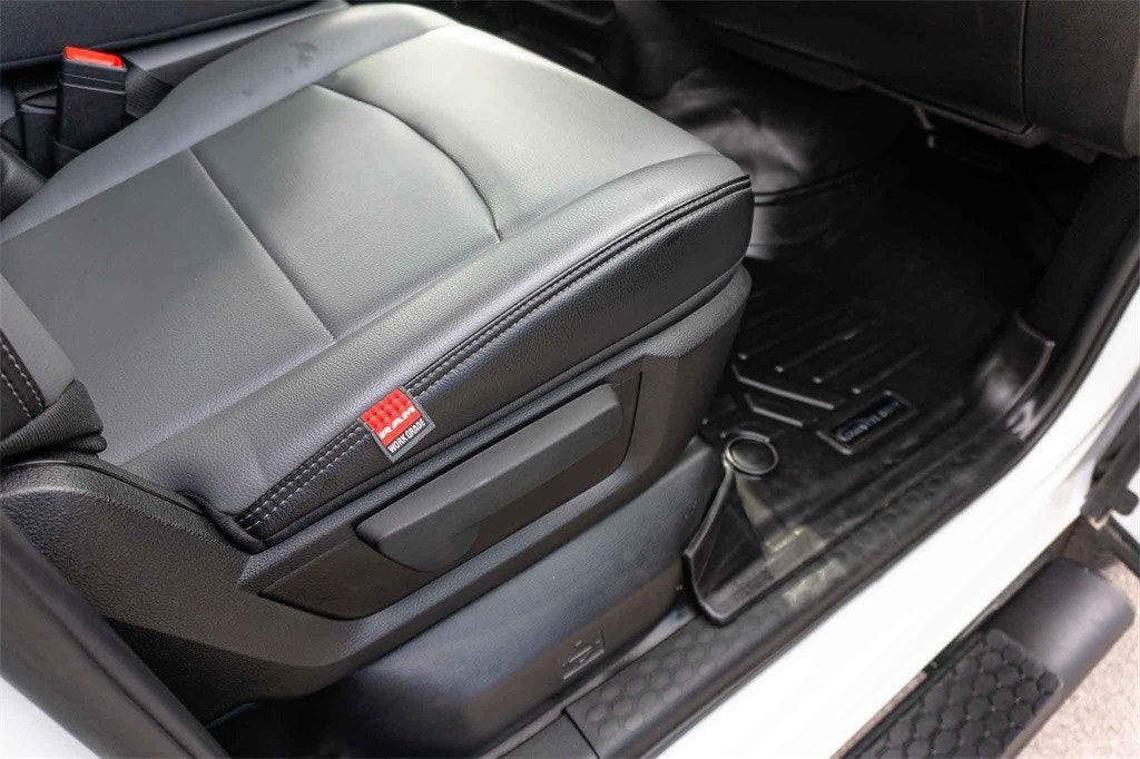 2022 RAM 3500 Tradesman Crew Cab 4x2 8' Box