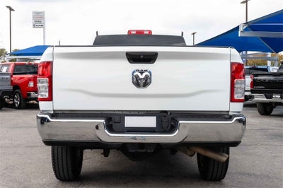 2022 RAM 3500 Tradesman Crew Cab 4x2 8' Box