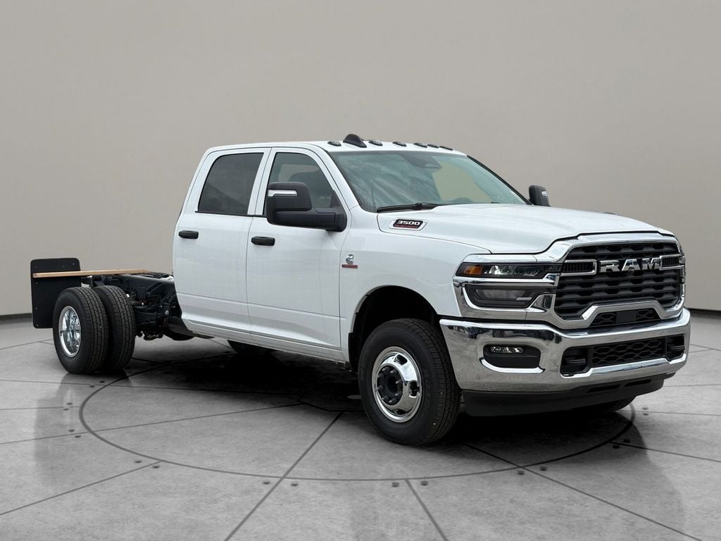 2026 RAM Ram 3500 Chassis Cab RAM 3500 TRADESMAN CREW CAB CHASSIS 4X4 60' CA