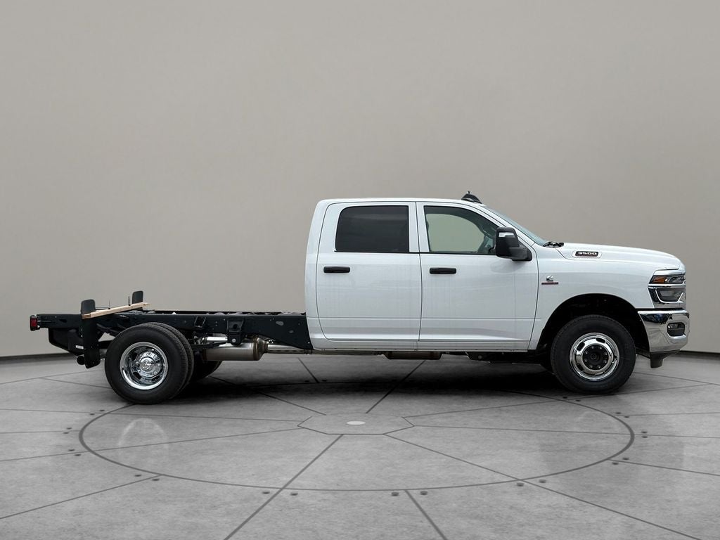 2026 RAM Ram 3500 Chassis Cab RAM 3500 TRADESMAN CREW CAB CHASSIS 4X4 60' CA