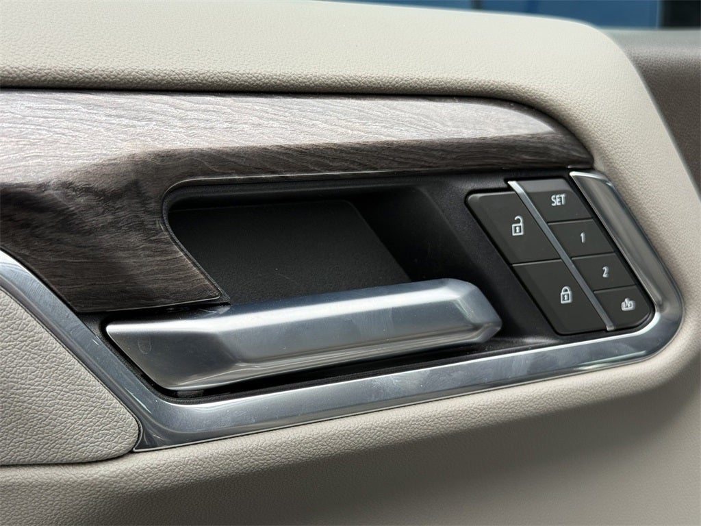 2025 Chevrolet Silverado 1500 2WD Crew Cab Short Bed LTZ