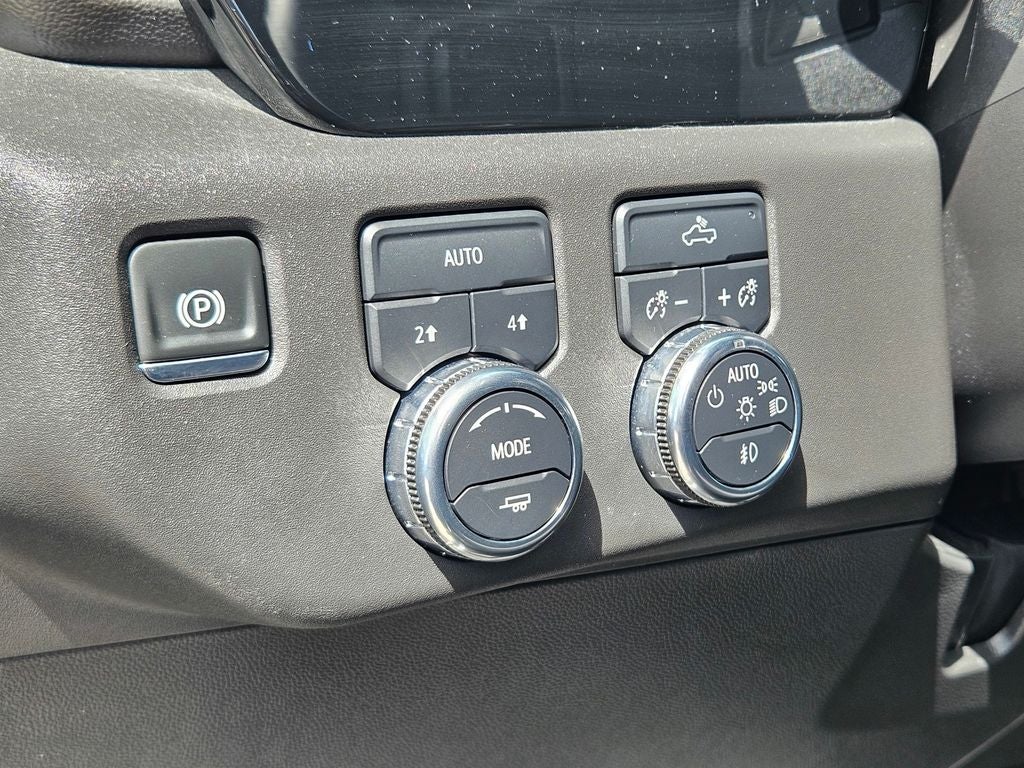 2024 GMC Sierra 1500 4WD Crew Cab Short Box Elevation with 3VL