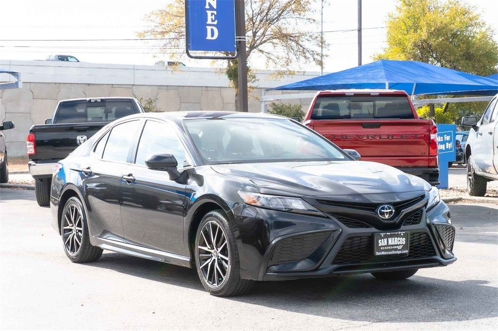 2024 Toyota Camry SE
