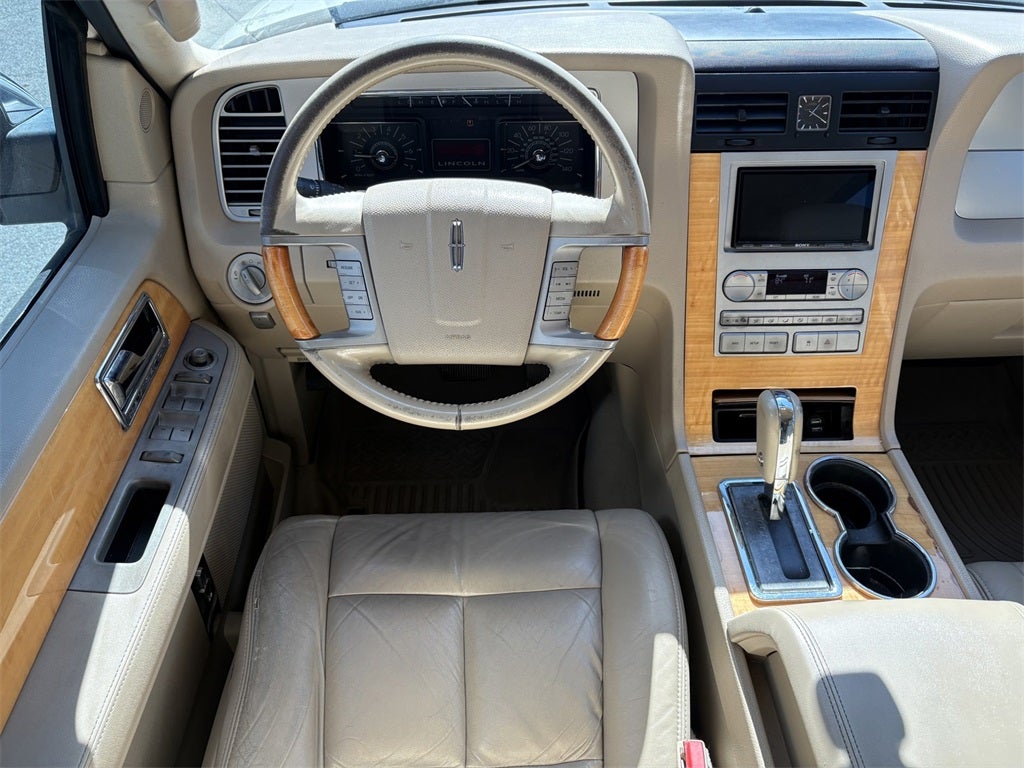 2007 Lincoln Navigator L Base