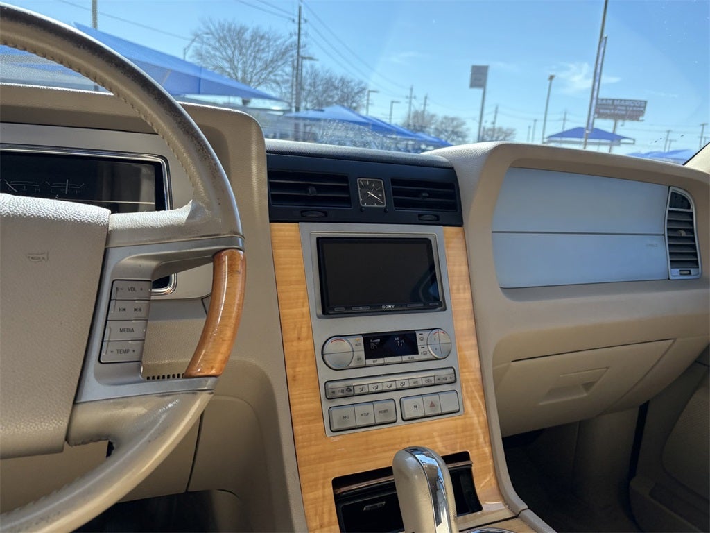 2007 Lincoln Navigator L Base