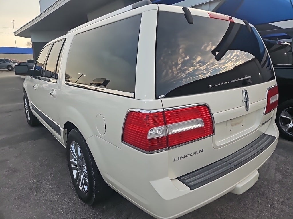 2007 Lincoln Navigator L Base