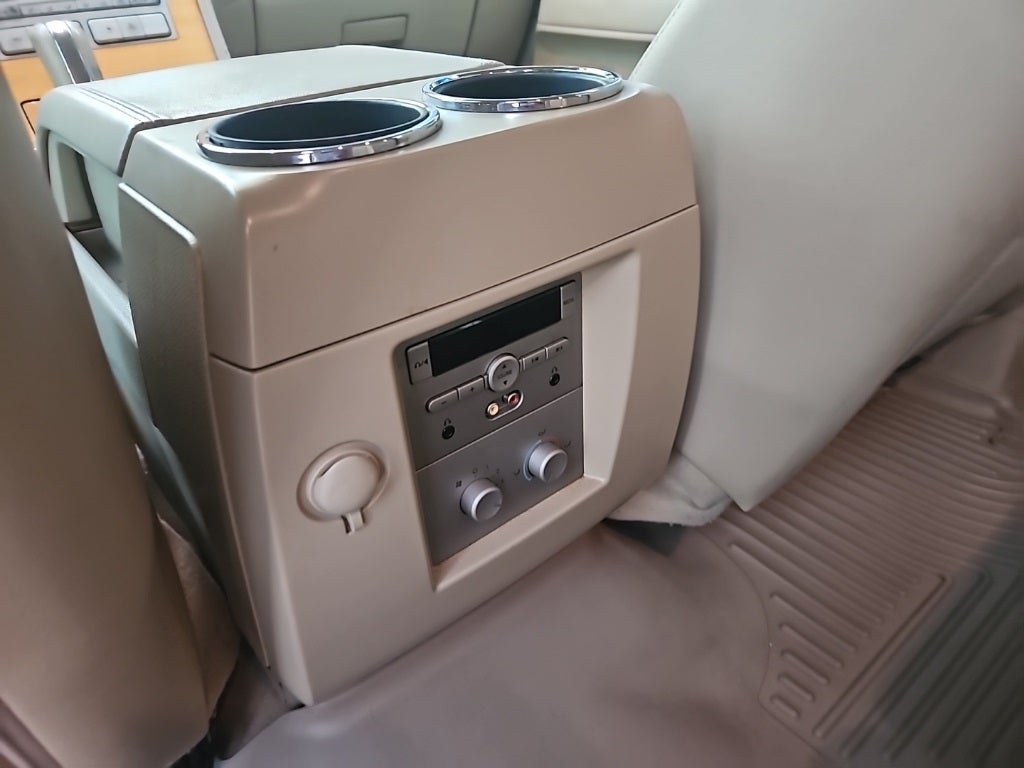 2007 Lincoln Navigator L Base