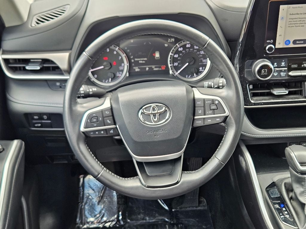 2024 Toyota Highlander LE