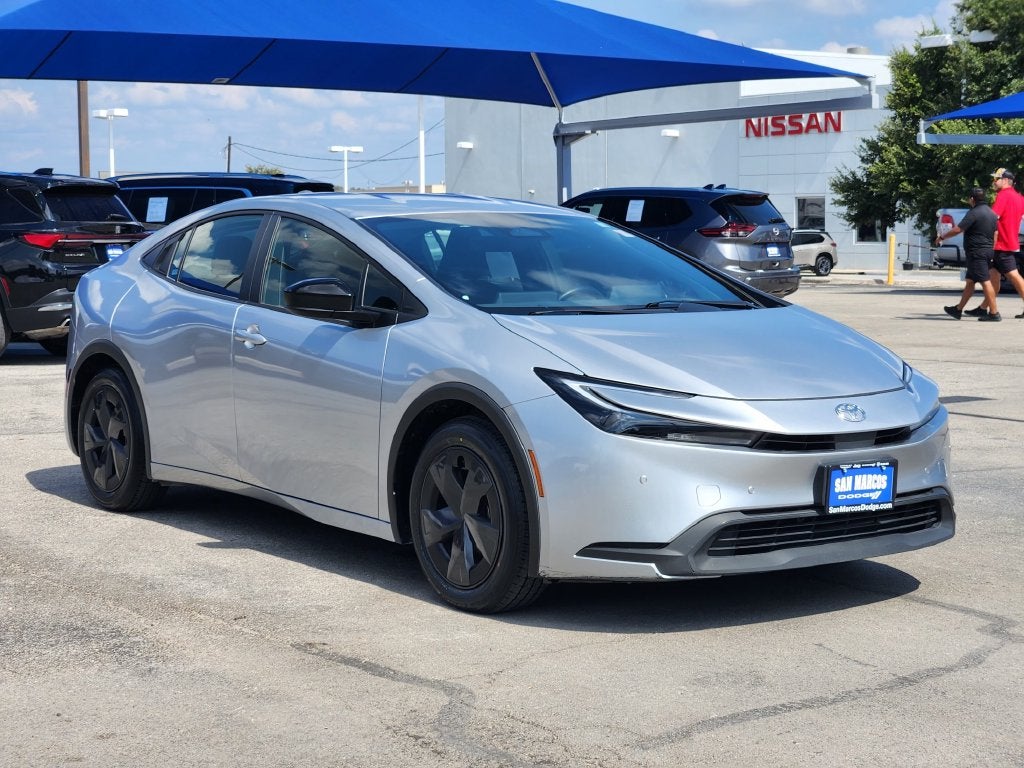 2025 Toyota Prius LE