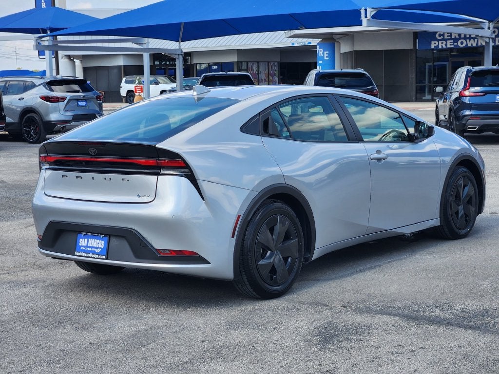 2025 Toyota Prius LE
