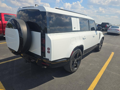 2024 Land Rover Defender 130 130 P400 X-Dynamic SE