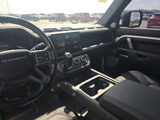 2024 Land Rover Defender 130 130 P400 X-Dynamic SE