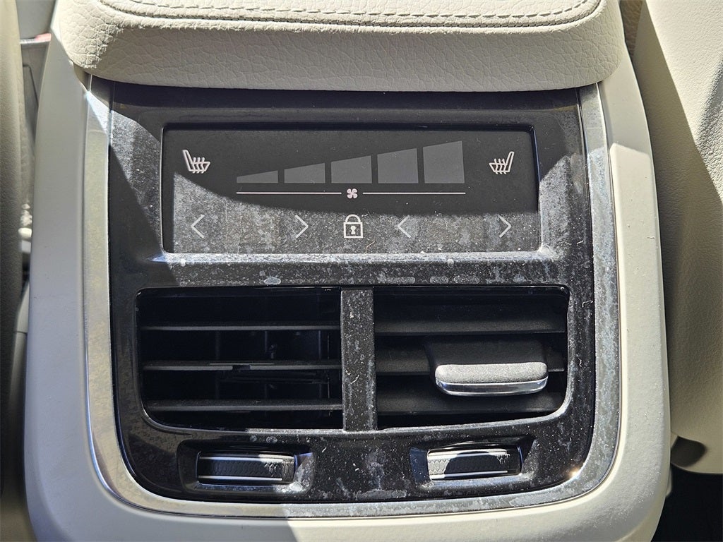 2020 Volvo XC90 T6 Momentum 6 Passenger