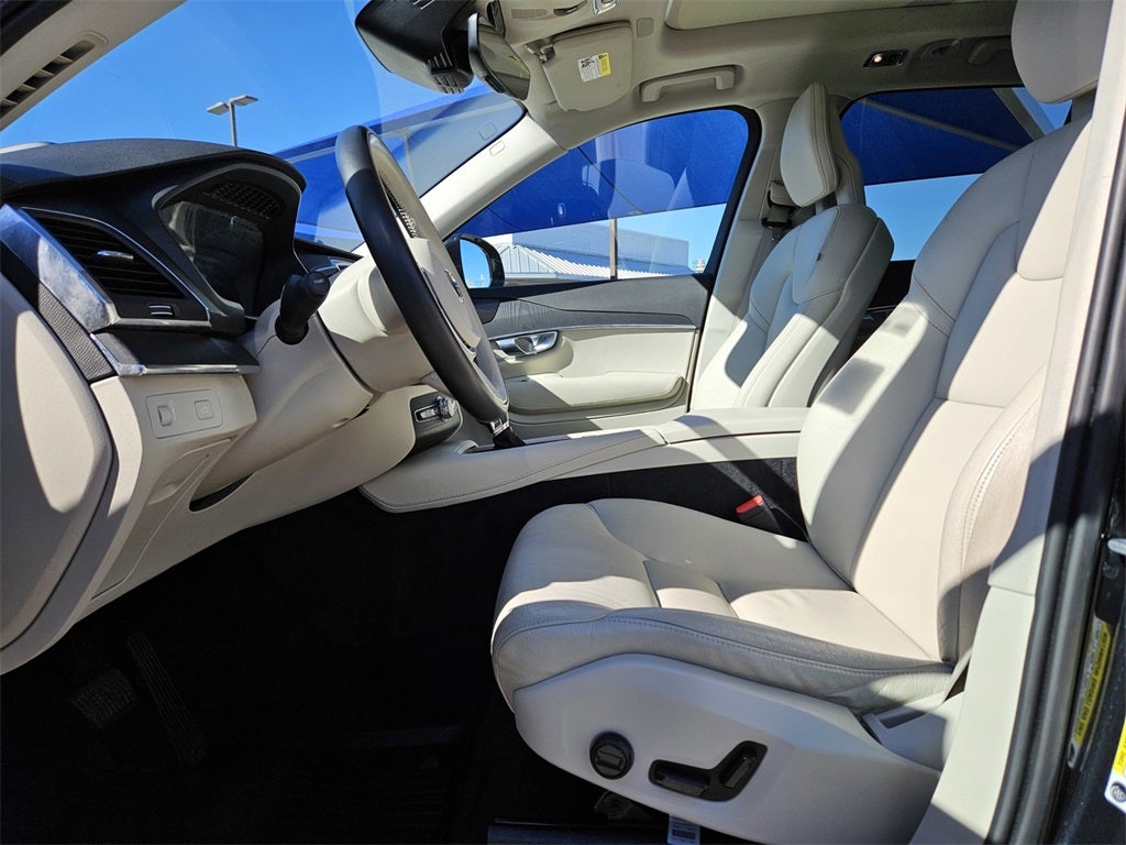 2020 Volvo XC90 T6 Momentum 6 Passenger