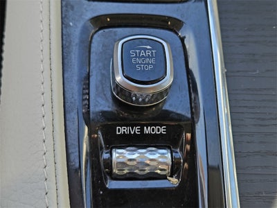 2020 Volvo XC90 T6 Momentum 6 Passenger