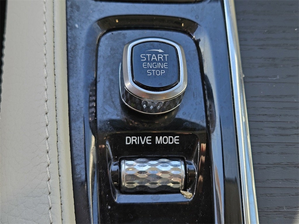 2020 Volvo XC90 T6 Momentum 6 Passenger